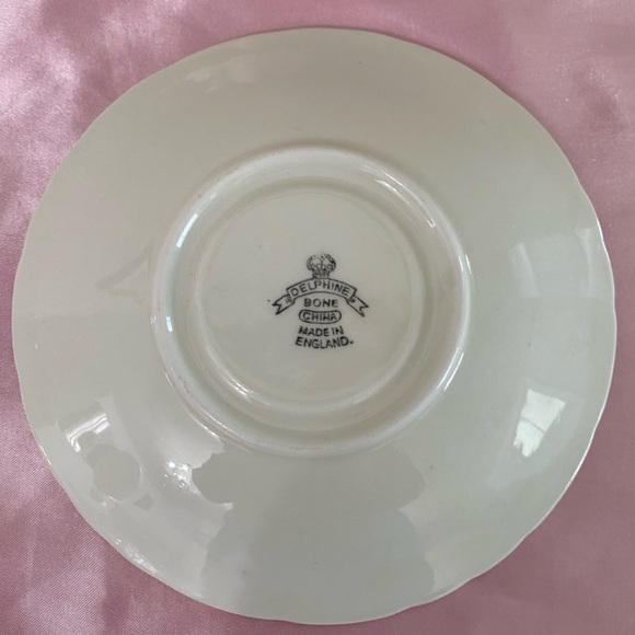 VTG DELPHINE PATTERN 1969 BONE CHINA TEACUP AND SAUCER WITH LEAF DETAIL - Picture 12 of 15